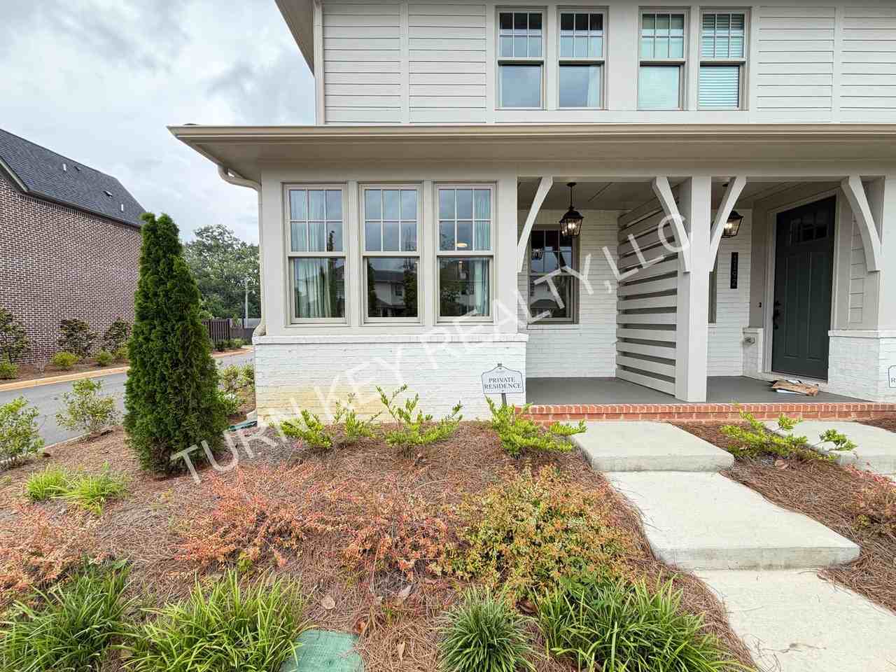 1194 Windsor Sq - Photo 2 of 26
