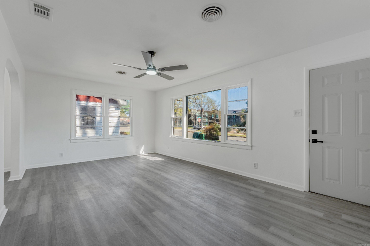 5302 A St - Photo 6 of 13