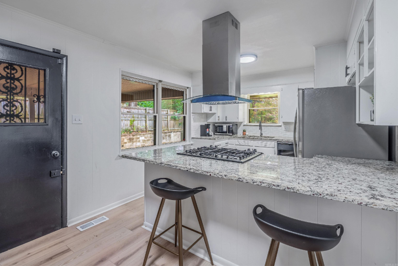 1112 N Hughes St - Photo 4 of 17