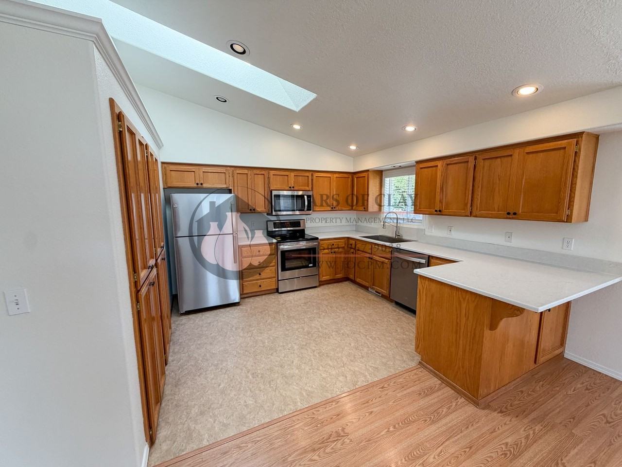 1981 Westport Ct Nw - Photo 4 of 16