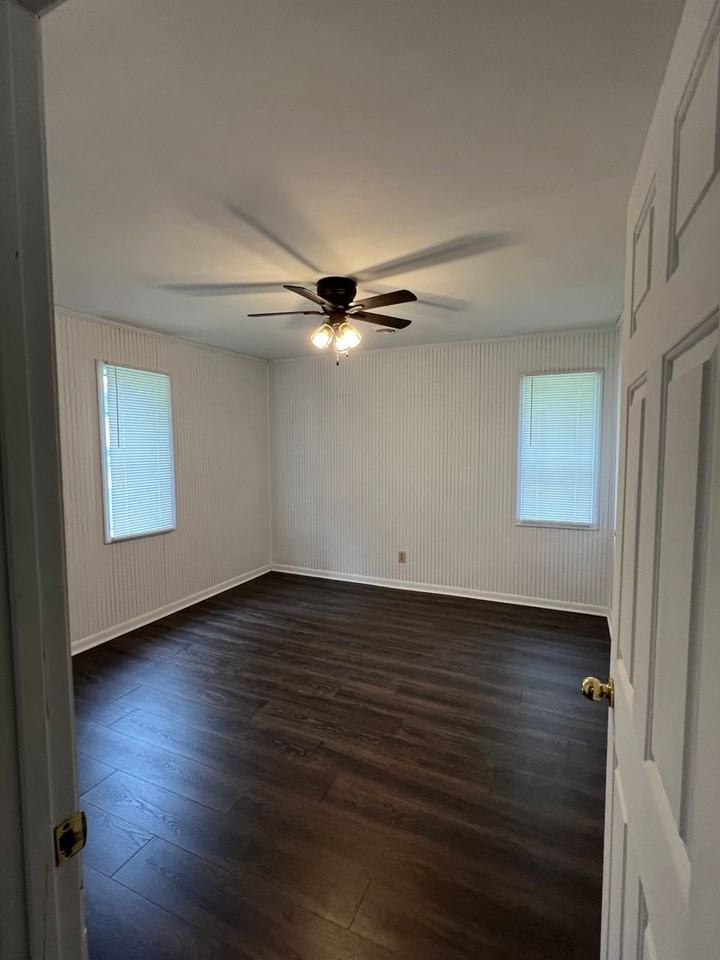 353 4th Ave Nw - Photo 5 of 9