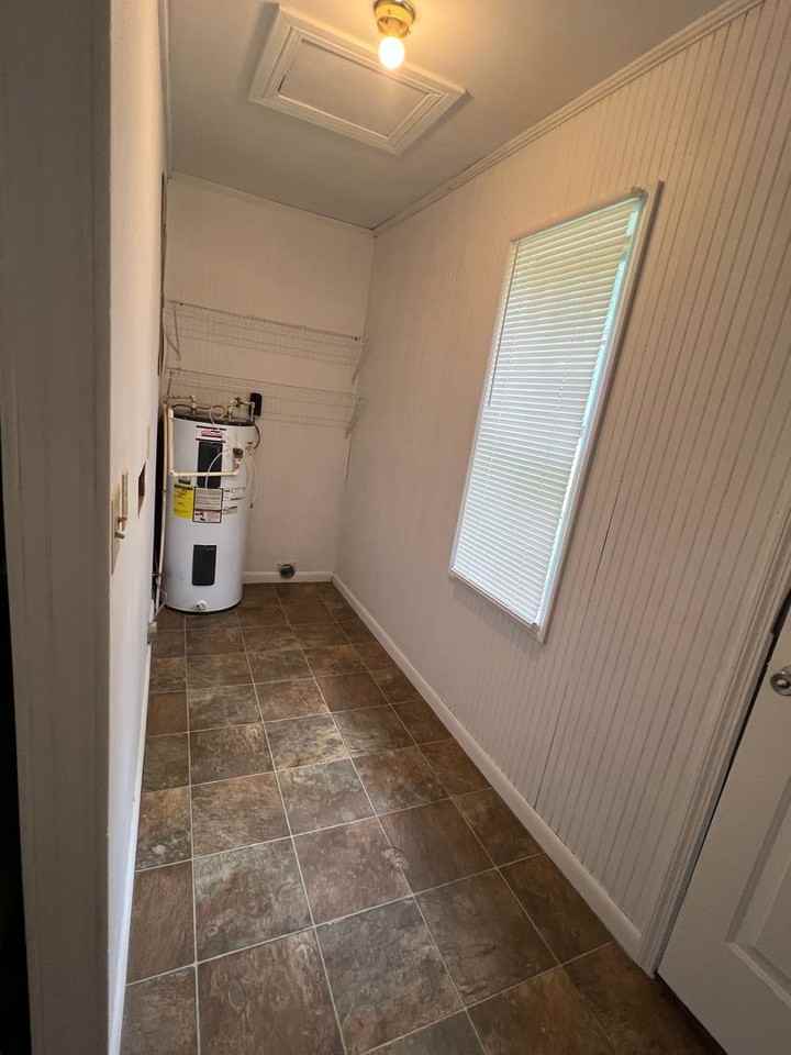 353 4th Ave Nw - Photo 7 of 9