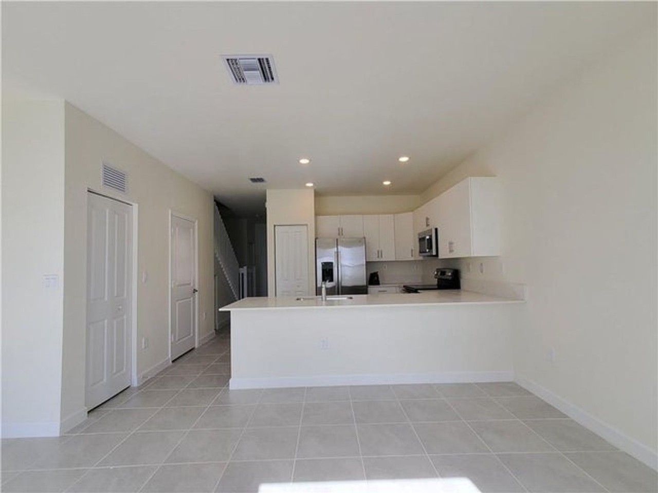 3216 W 114th Ter - Photo 3 of 12