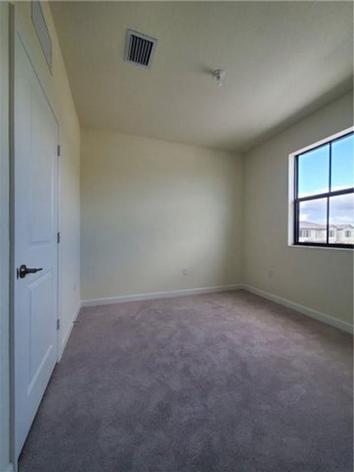 3216 W 114th Ter - Photo 7 of 12