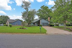featured image of 3 Oxford Ct