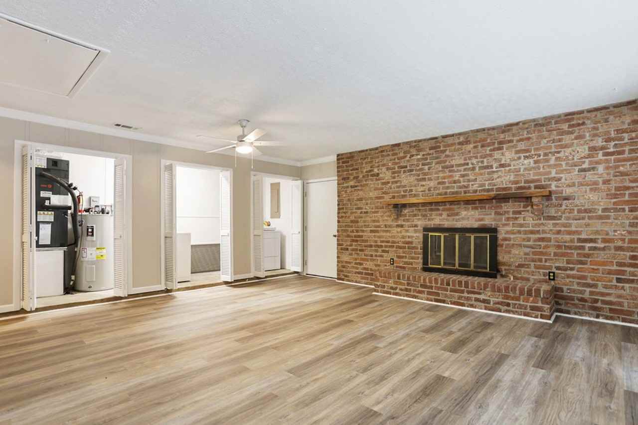 3 Oxford Ct - Photo 6 of 29