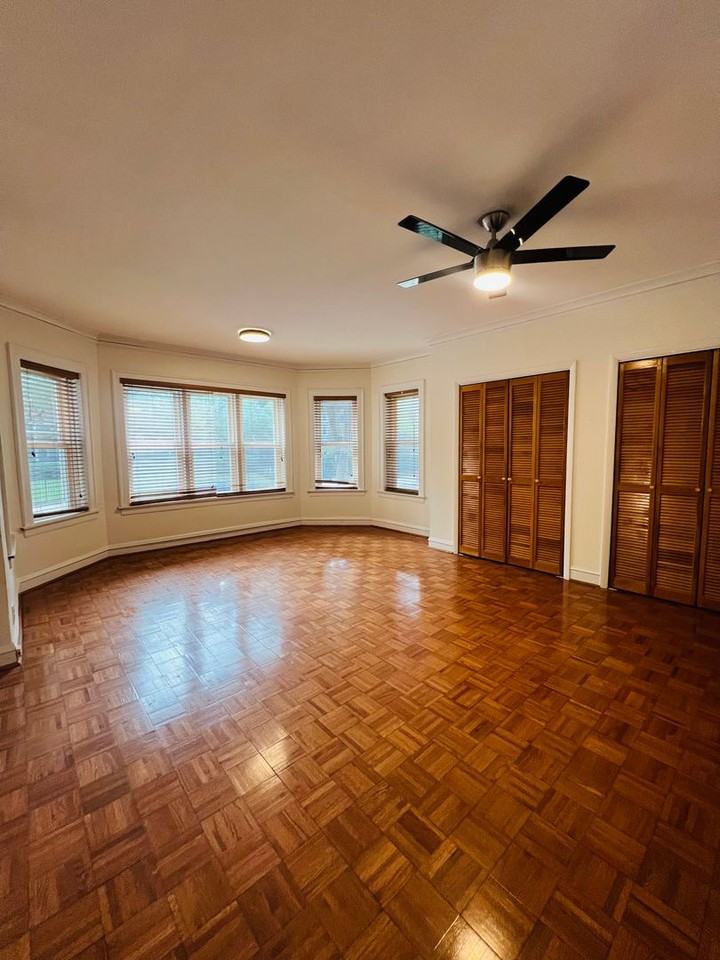 6937 S Merrill Ave - Photo 4 of 33