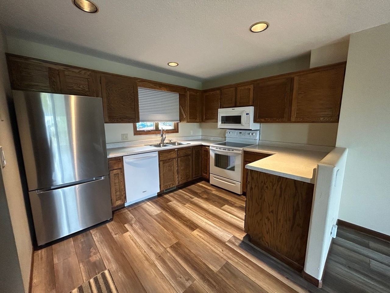 680 4th Ave E - Photo 5 of 19