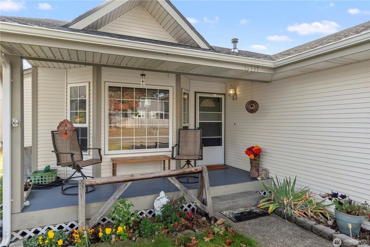 15537 104th Pl Se - Photo 3 of 36