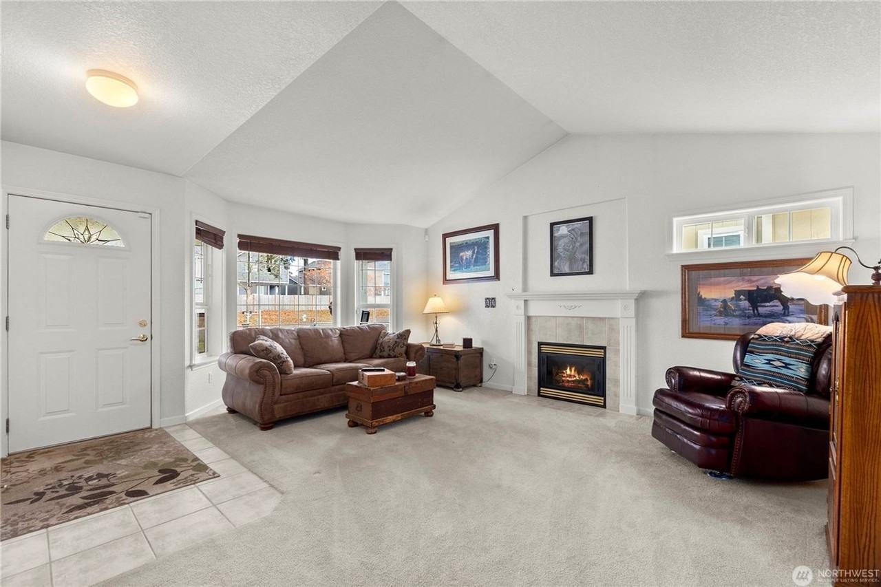 15537 104th Pl Se - Photo 5 of 36