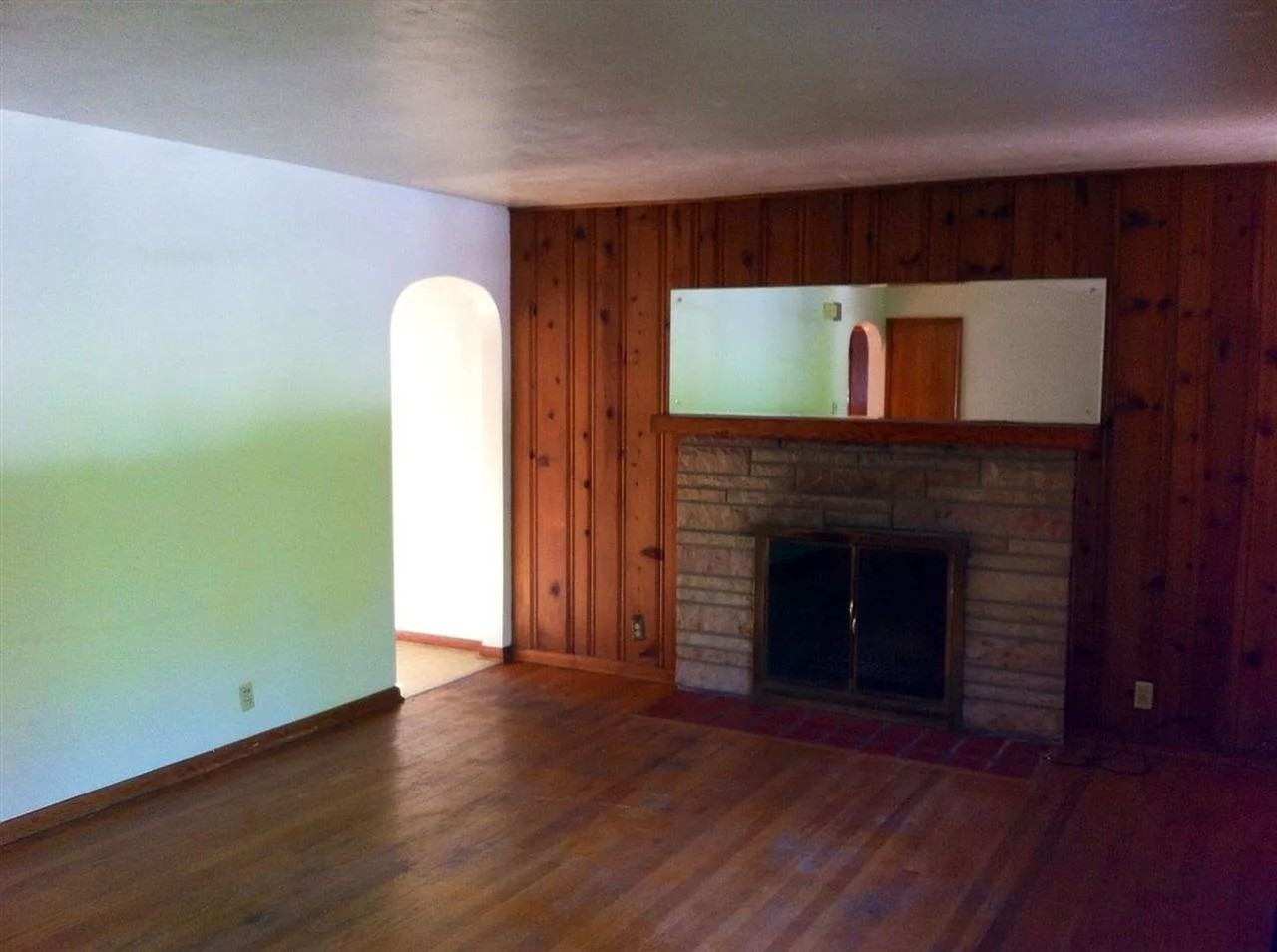 813 S Lincoln St - Photo 3 of 7