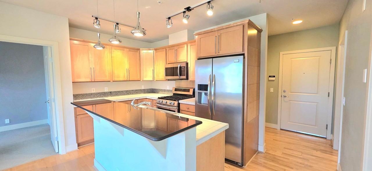 410 Ne 70th St #201 - Photo 5 of 10