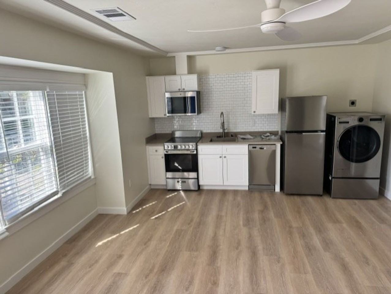 460 Pacific St #A - Photo 4 of 14