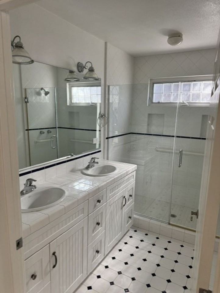460 Pacific St #A - Photo 7 of 14