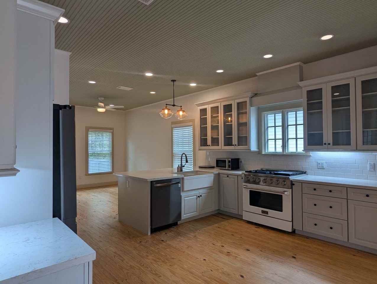 720 Nw 3rd St - Photo 5 of 50