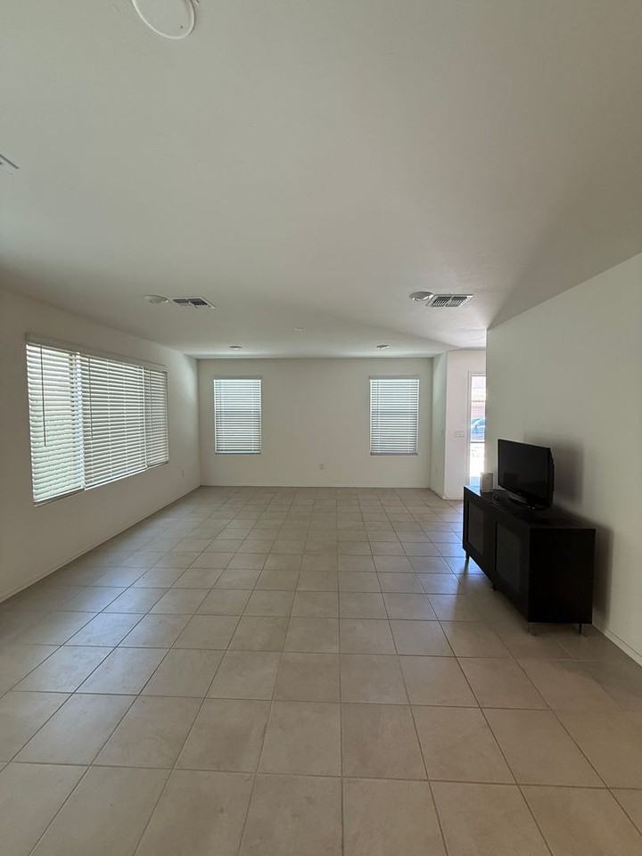 1127 E Descent St - Photo 5 of 30