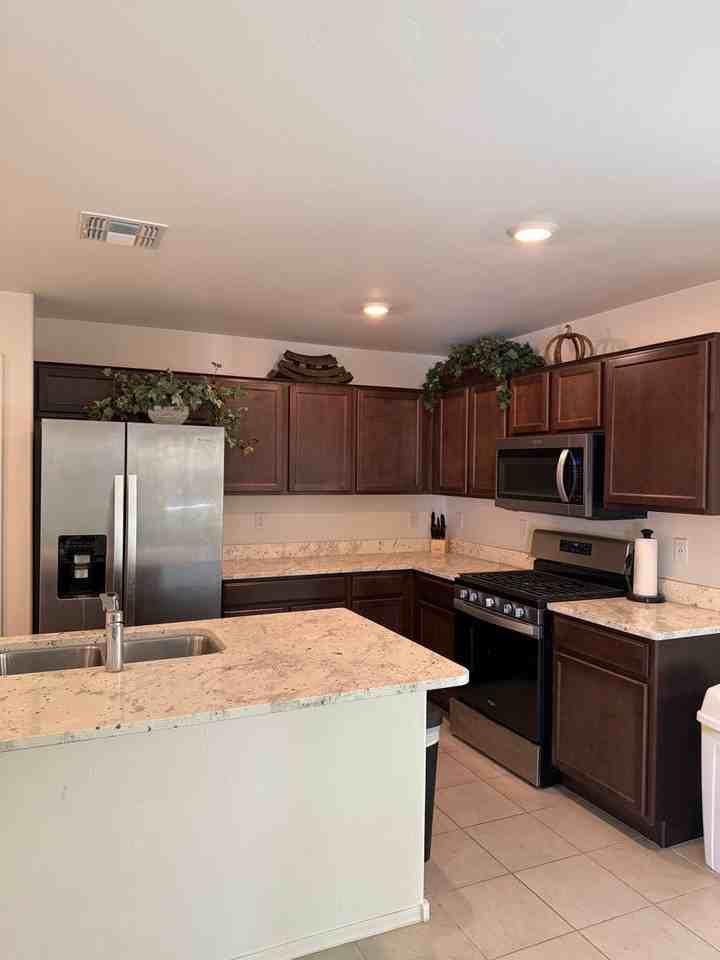 1127 E Descent St - Photo 6 of 30
