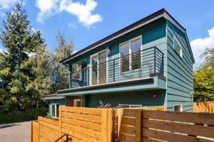 featured image of 10213 40th Ave Sw #C