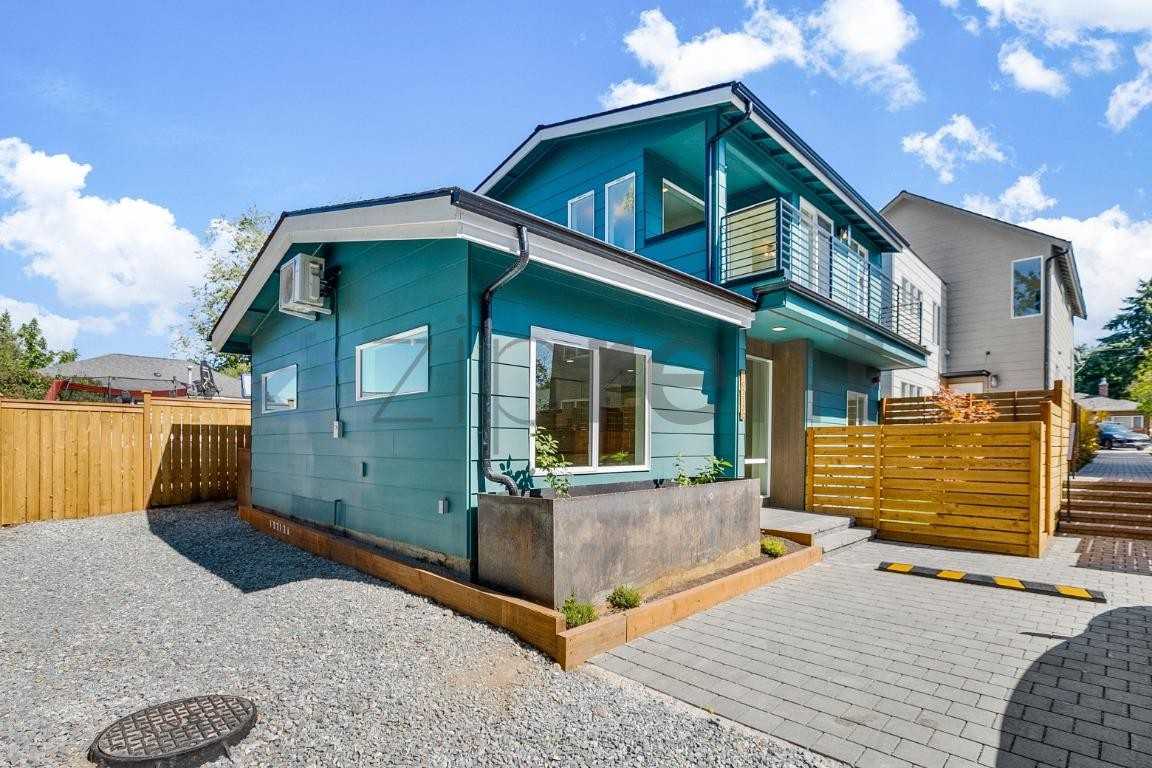 10213 40th Ave Sw #C - Photo 4 of 42