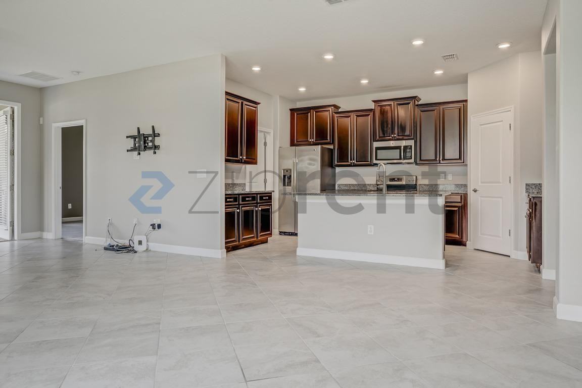 11729 Winterset Cove Dr - Photo 5 of 26