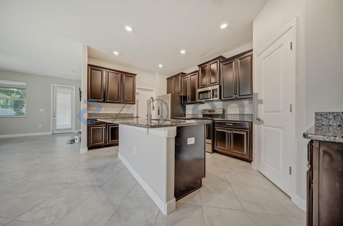 11729 Winterset Cove Dr - Photo 7 of 26