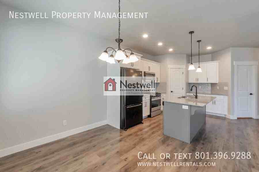 1556 N 3890 W - Photo 5 of 30