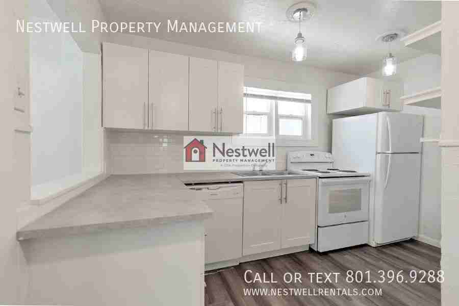 2308 S Green St - Photo 3 of 29