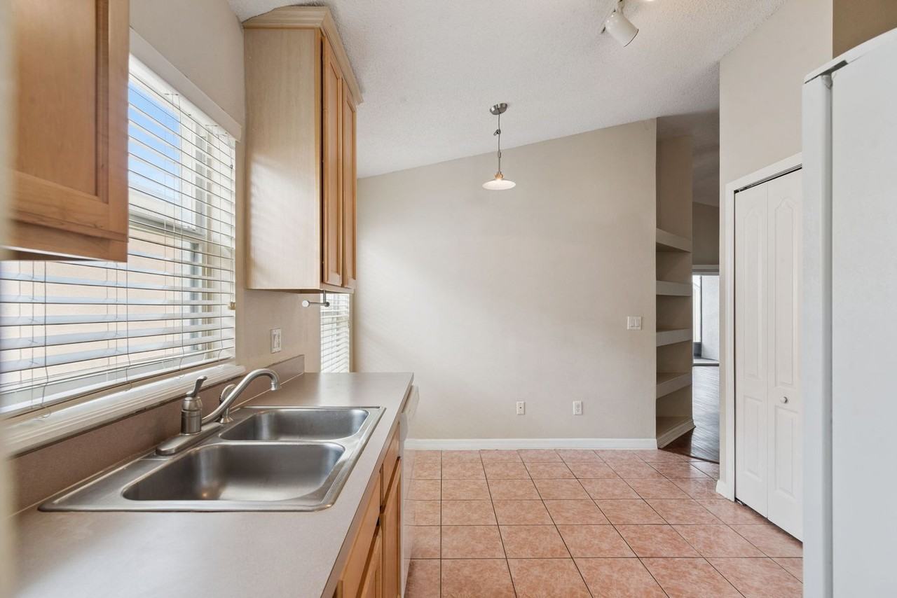 13831 Guildhall Cir - Photo 6 of 14