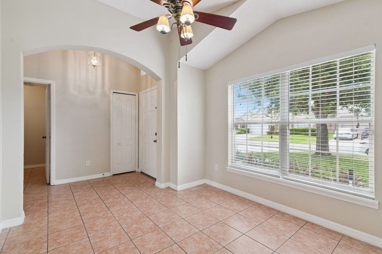 13831 Guildhall Cir - Photo 7 of 14
