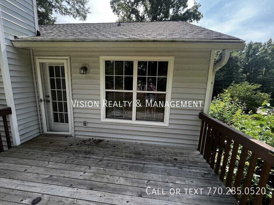 64 Wooddale Ln - Photo 3 of 42