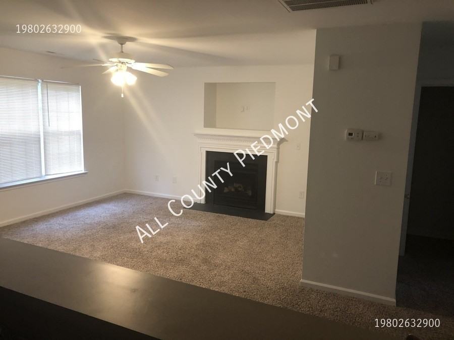 4808 Delprado Cir - Photo 3 of 12