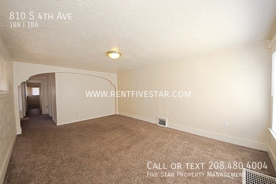 810 S 4th Ave - Photo 4 of 12
