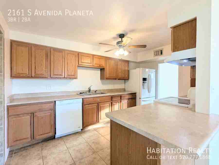 2161 S Avenida Planeta - Photo 3 of 27