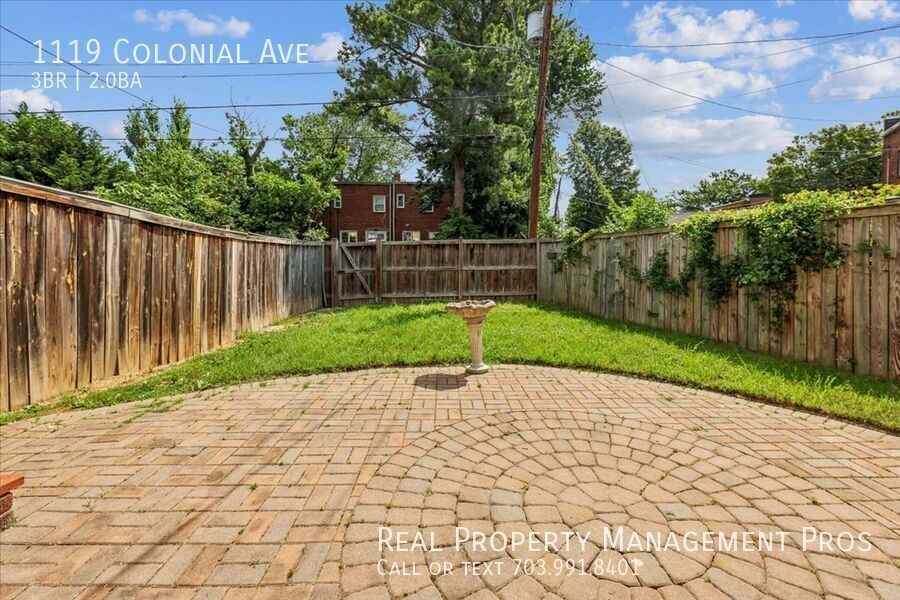 1119 Colonial Ave - Photo 4 of 33