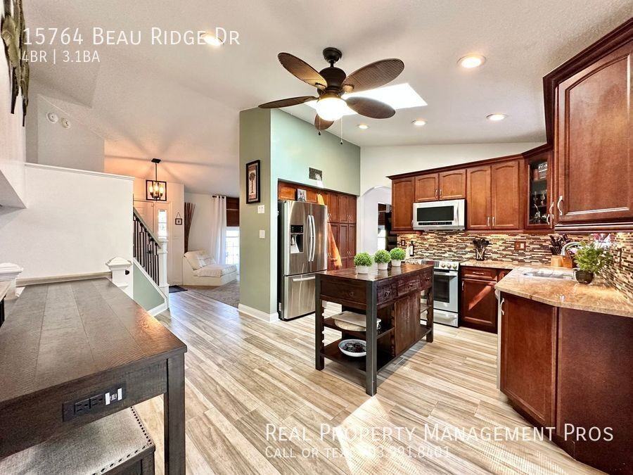15764 Beau Ridge Dr - Photo 7 of 37