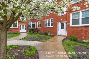 featured image of 11025 S Artesian Ave #1S