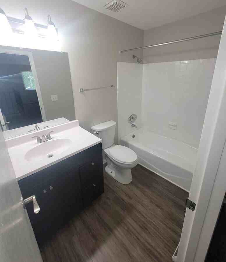 1043 Scarborough Ct #K1 - Photo 5 of 9