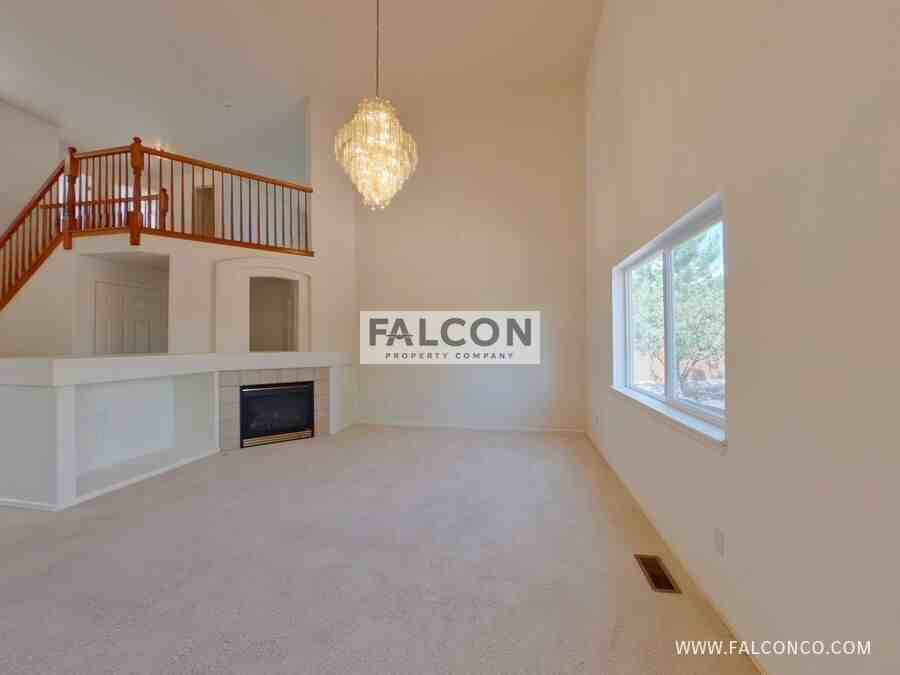 6536 Graymont Dr - Photo 5 of 21