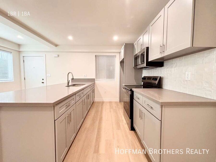 6738 Independence Ave #106 - Photo 4 of 9
