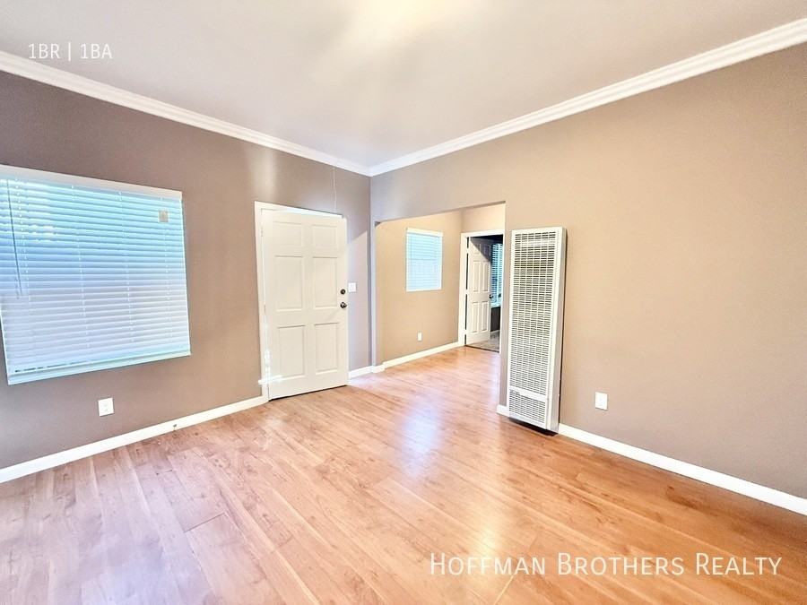 732 W 73rd St - Photo 5 of 5