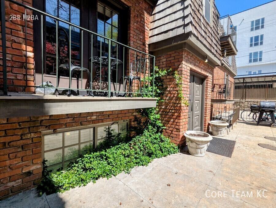 4433 Jarboe St #1 - Photo 2 of 11
