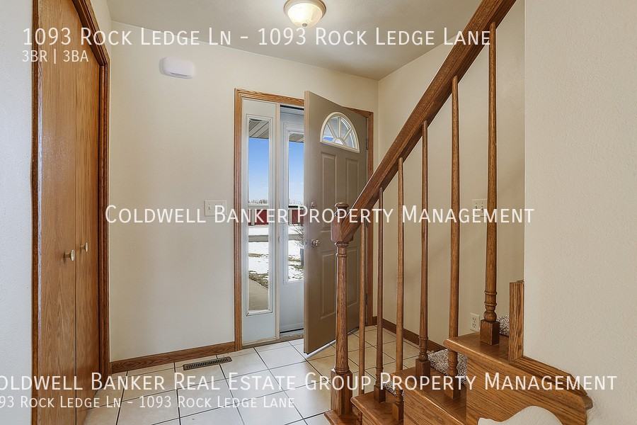 1093 Rock Ledge Ln - Photo 5 of 16