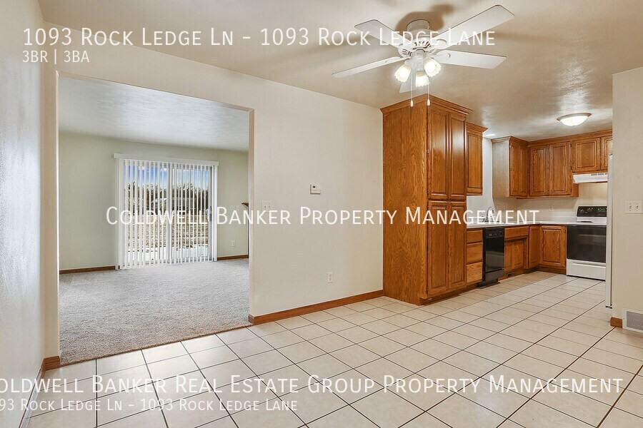 1093 Rock Ledge Ln - Photo 6 of 16