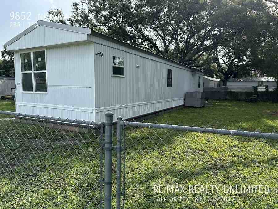9852 Indiana St - Photo 2 of 17