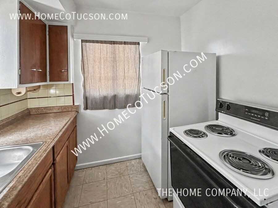 4531 E 8th St - Photo 7 of 24