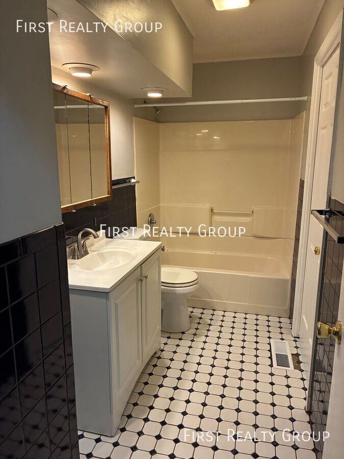 4841 Gardendale Ave - Photo 6 of 6