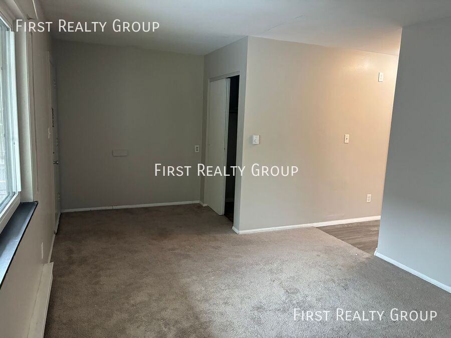 513 S Main St #B - Photo 2 of 7