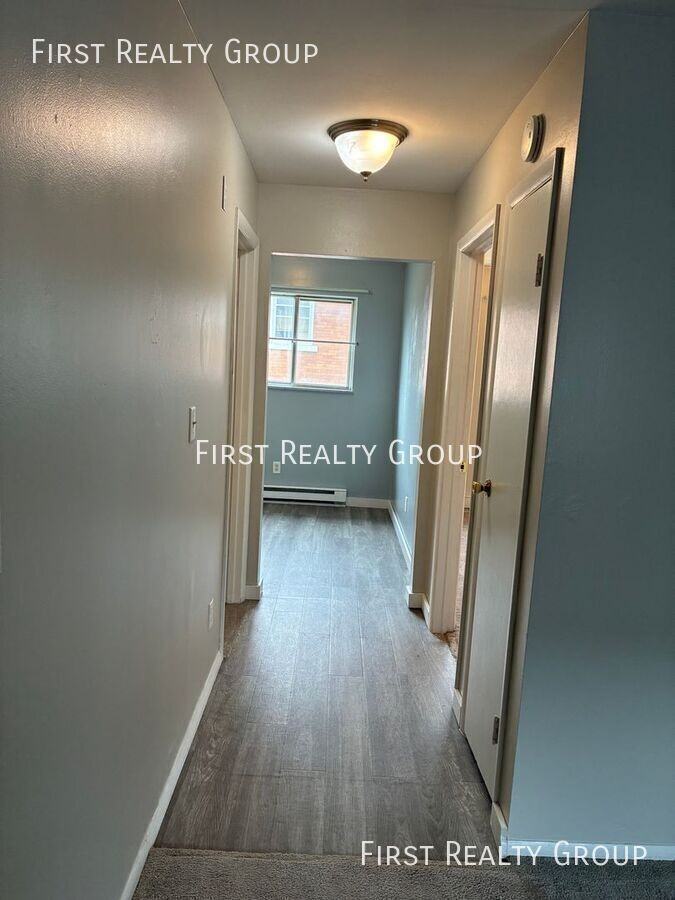 513 S Main St #B - Photo 4 of 7