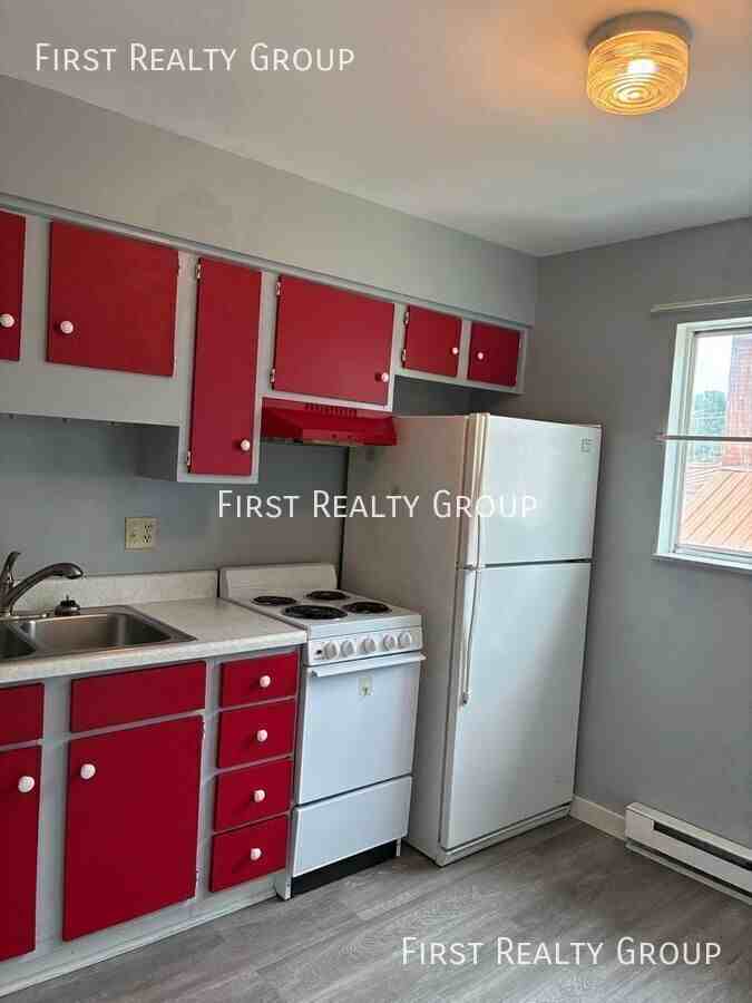 513 S Main St #B - Photo 5 of 7