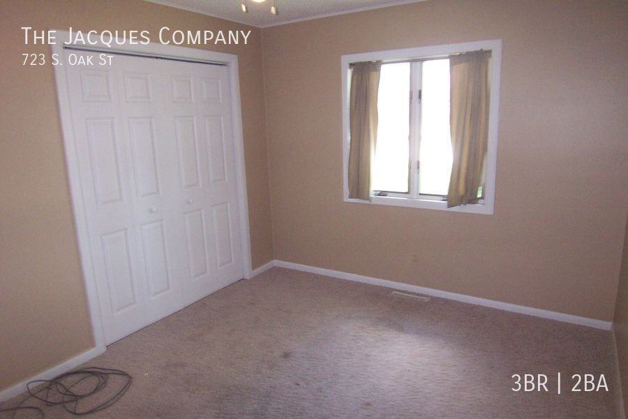 723 S Oak St - Photo 3 of 15